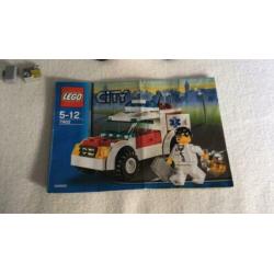 Lego city 7902 dokter met auto en bb.