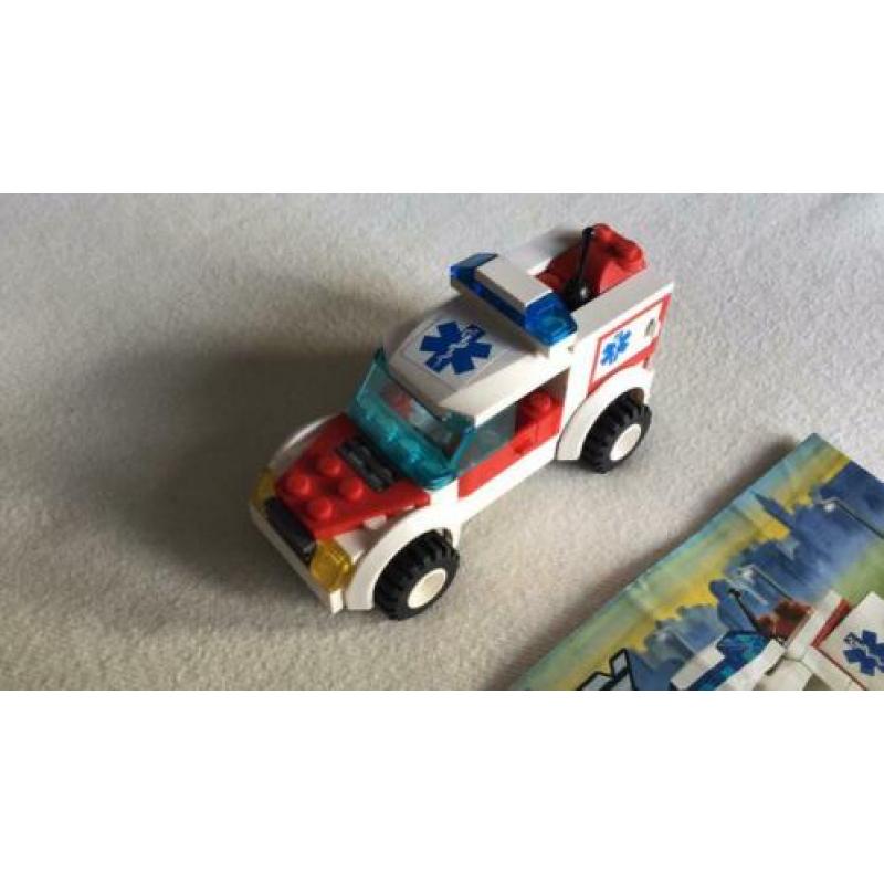 Lego city 7902 dokter met auto en bb.