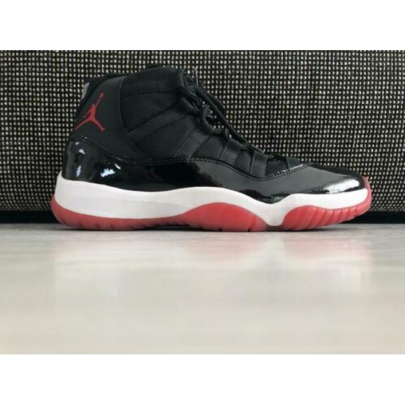 JORDAN 11 RETRO PLAYOFFS 2012 Black/Varsity Red/White - 40,5