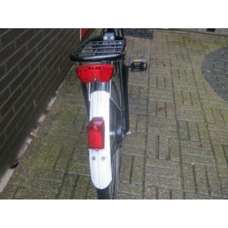 mooie stevige omafiets 28 inch limet classic