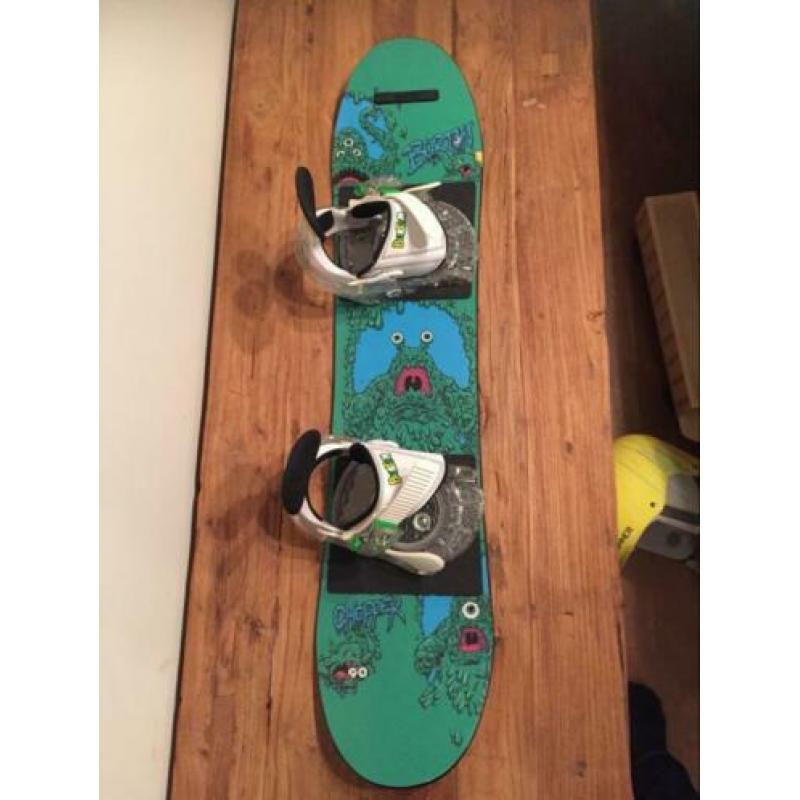 Kinder snowboard. Kindersnowboard 90 cm. Onderbind ski’s