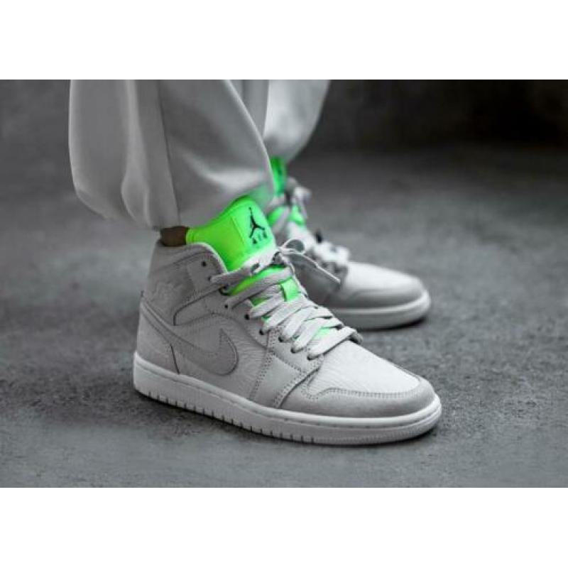 Nike air jordan 1 mid vast grey ghost green