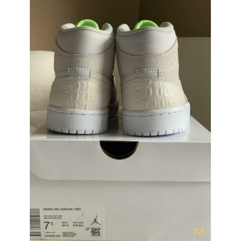 Nike air jordan 1 mid vast grey ghost green