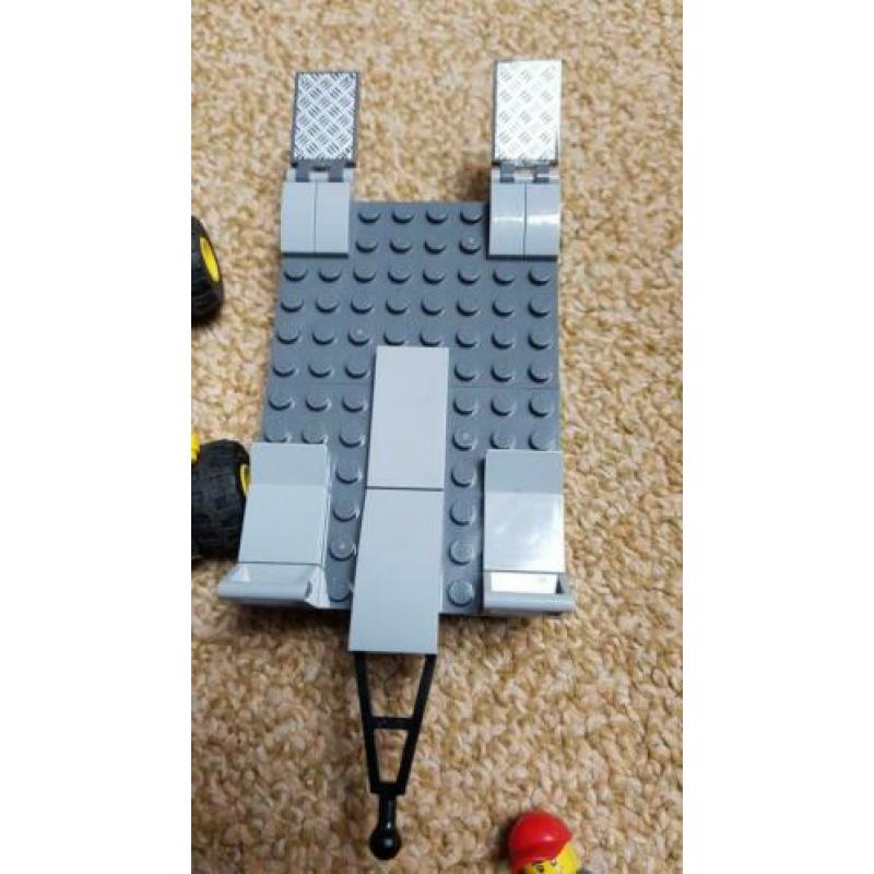 Lego racer auto met aanhanger 60082 met doos en boekjes