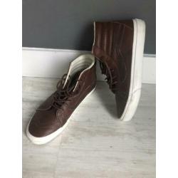 Leren vans maat 43