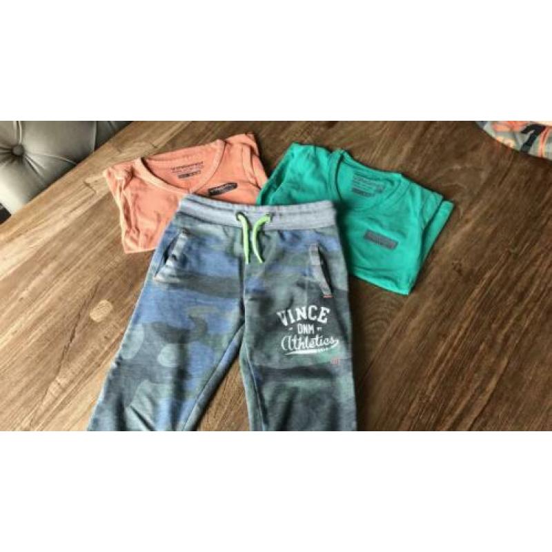 Vingino setje jogging broek en 2 shirts maat 92/98