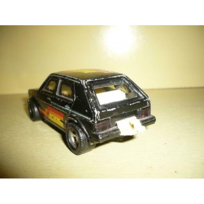 Mie18> oude matchbox super kings vw golf 1981 lesney