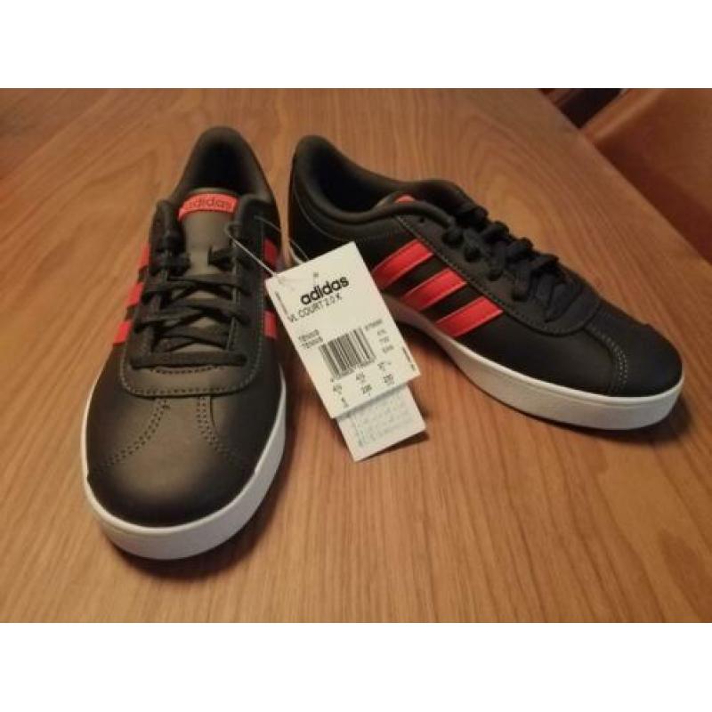 Adidas zwart/rood, maat 37 1/3 en 38 2/3, nieuw!