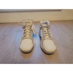 Adidas streetspirit, beige, maat 46 en 46 2/3.