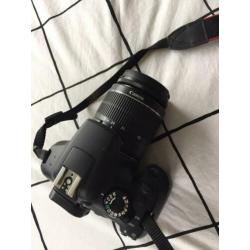 Camera canon 1300D met 18-55mm lens en 70-300mm lens Tamron