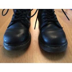 Dr Martens zwart maat 28