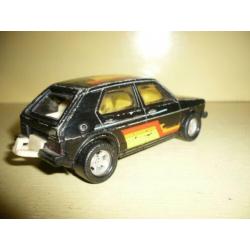 Mie18> oude matchbox super kings vw golf 1981 lesney