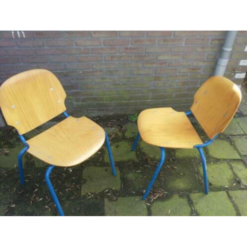 8 leuke vintage industriele stoelen, schoolstoelen