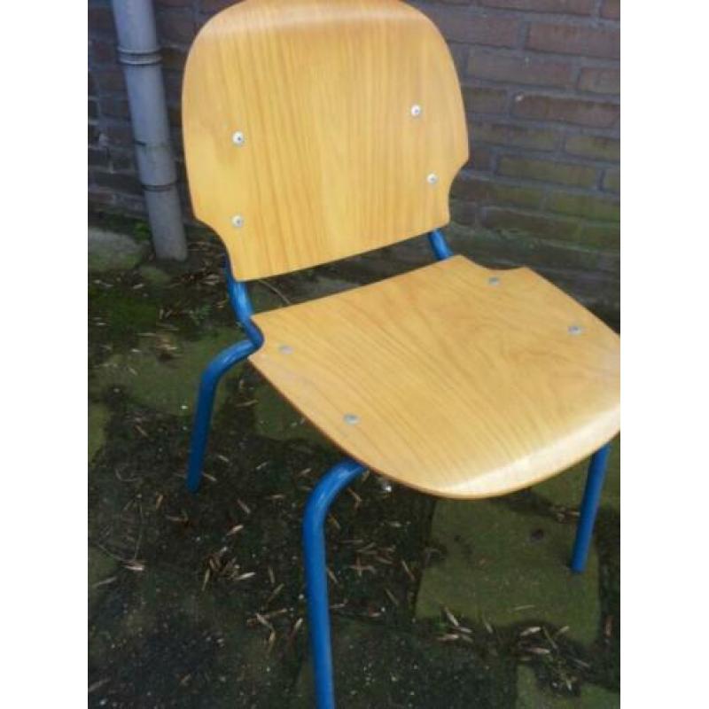 8 leuke vintage industriele stoelen, schoolstoelen