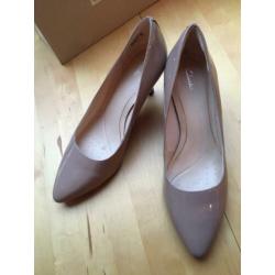 Clarks pumps lakleer nude/ beige/ licht-taupe