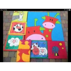 Set met 8 vrolijke canvas schilderijtjes voor de kinderkamer