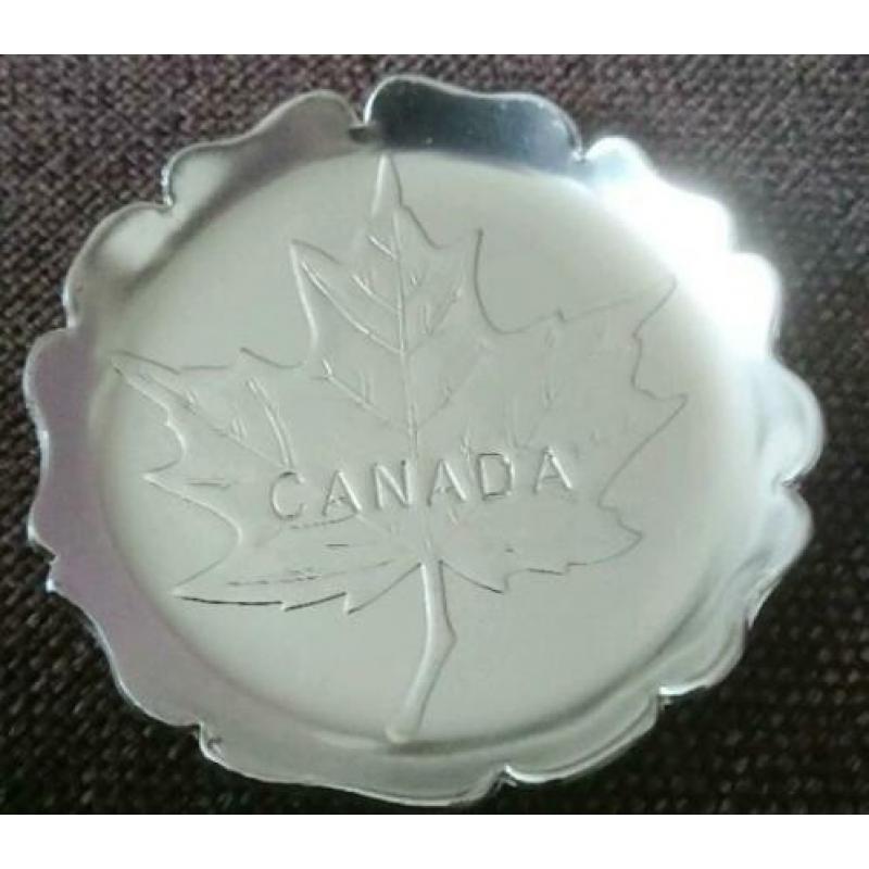 Canadees metalen onderzetje/schaaltje Maple leaf