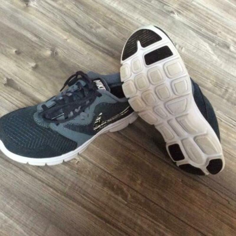 Nike sneakers schoenen maat 38