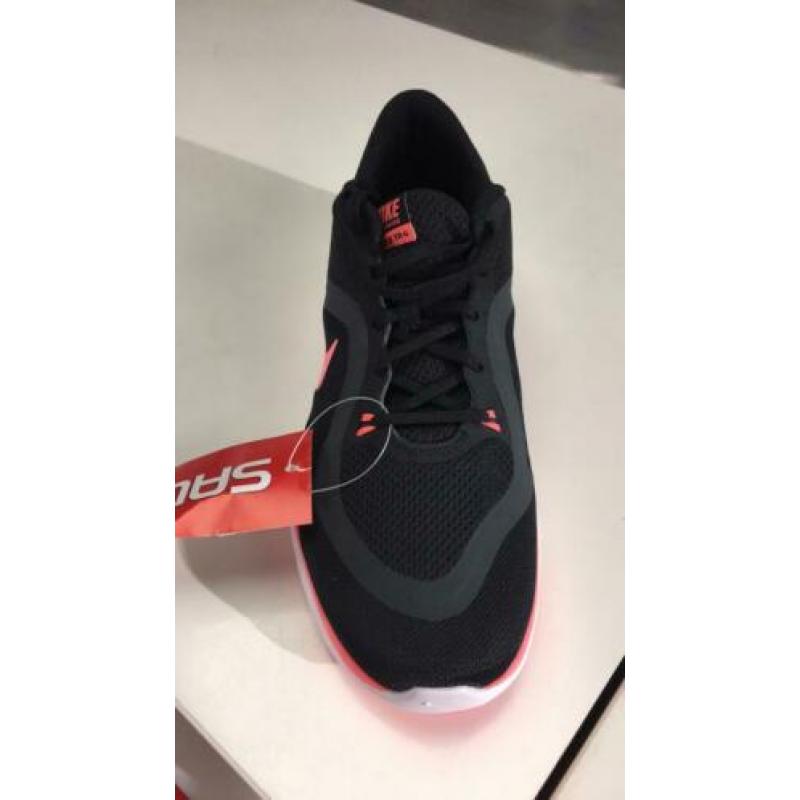 NIKE FLEX TRAINER MAAT 41 nu €39 incl verzenden