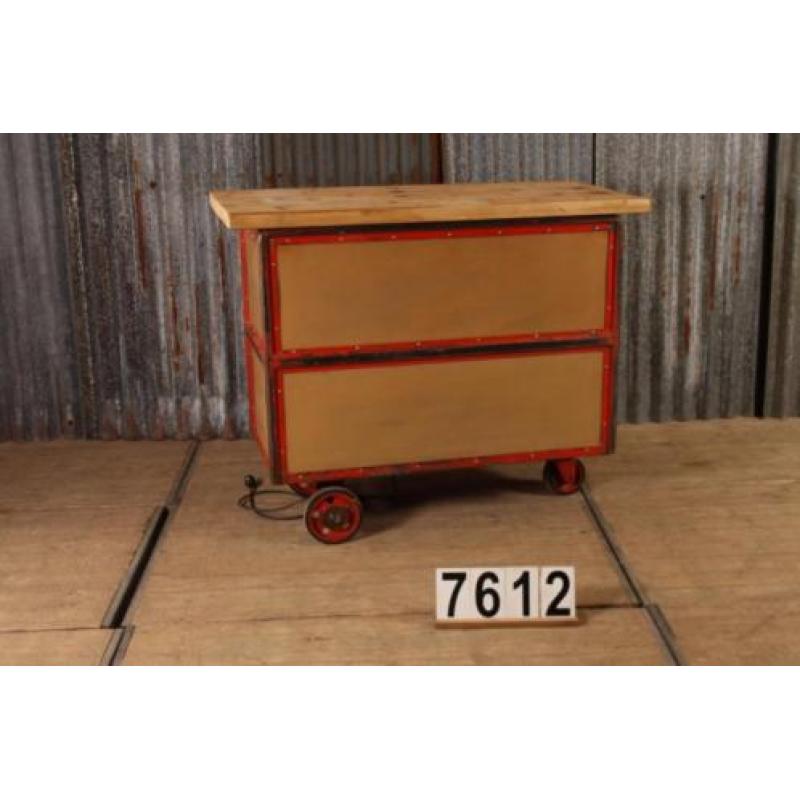 Industriële vintage toonbank/rolkar/dressoir nr.7612