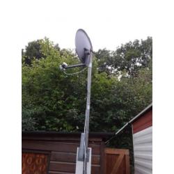 Schotel antenne en ontvanger.