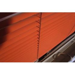 Luxaflex Lightline 25 mm oranje / terra 99 x 117 cm (rechts)