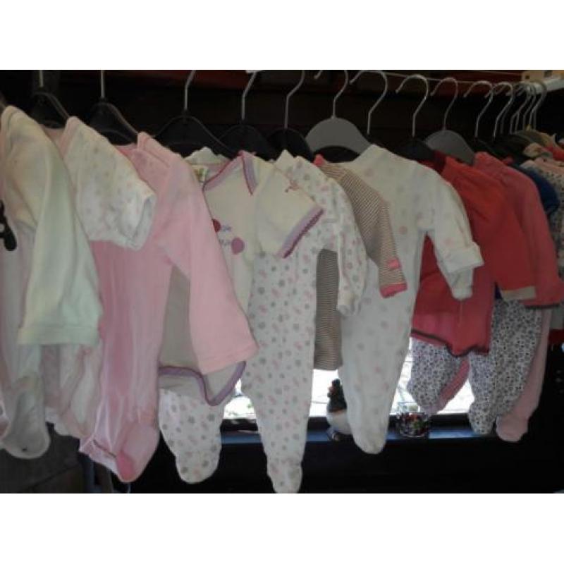 te koop verschillende babykleding 50/56