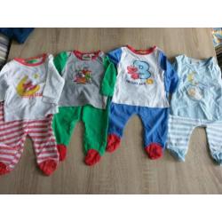 4 stuks pyjama's maat 50/56